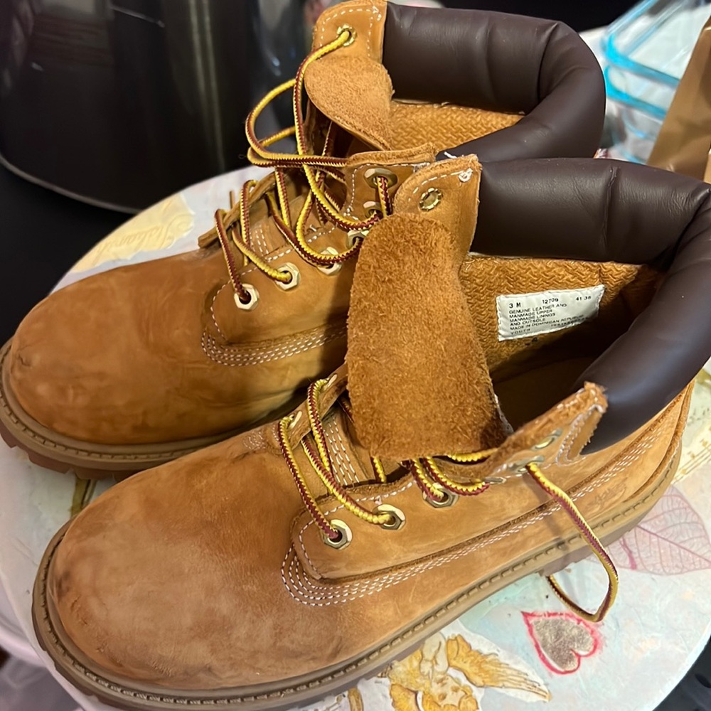timberlands shoes for boy size 3 in good condition
